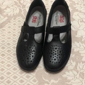 Black SAS shoes. Tripad comfort.